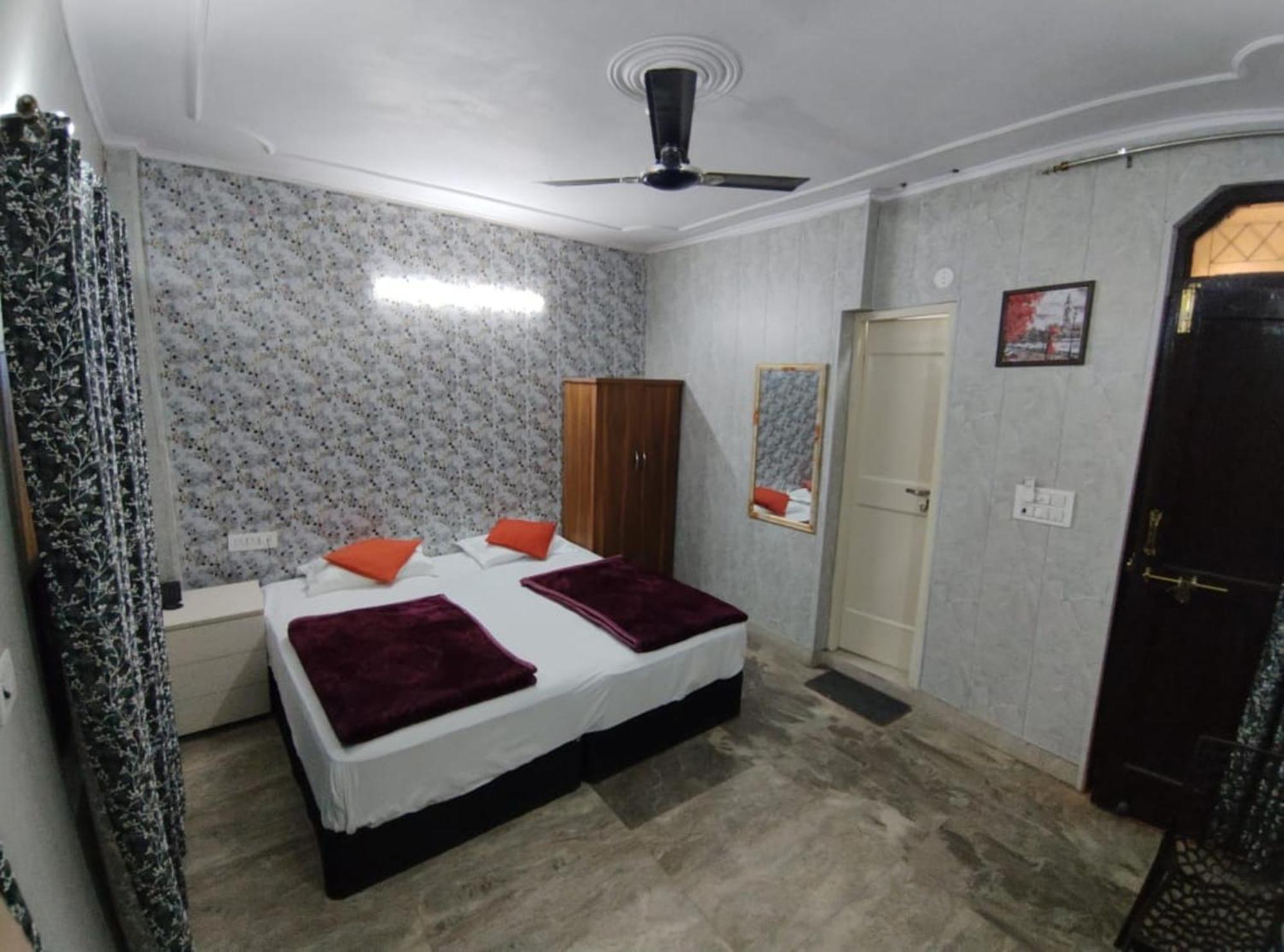 Premium Opposite Nizamuddin Railway Station